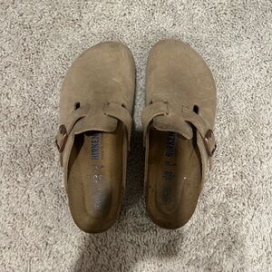 NWOT Birkenstock Boston Soft Footbed Clogs